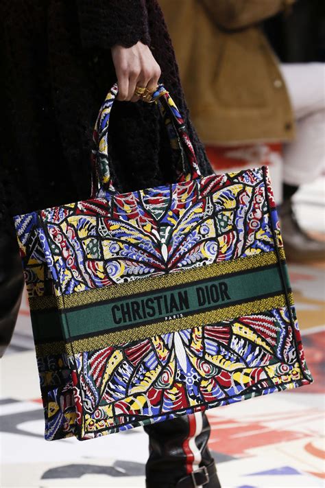 bolsa christian dior tela|bolso dior para hombre.